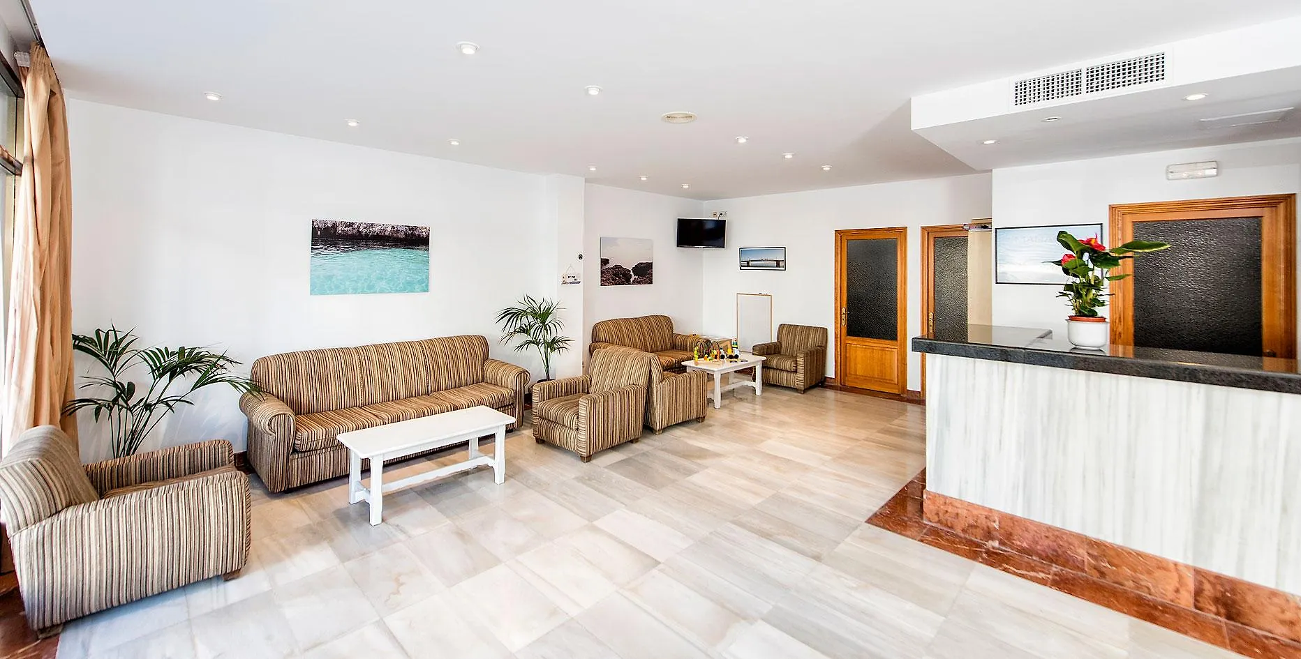 Arcos Playa Apartments S'Illot  Spain